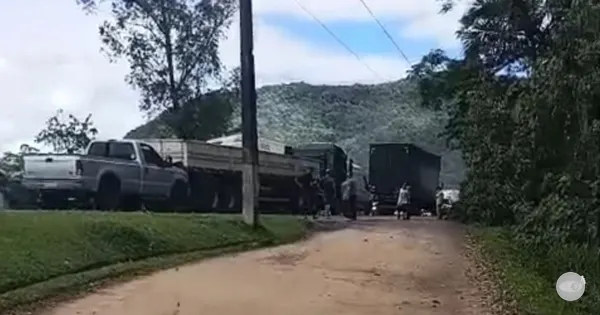 BR-470 MUITO LENTA POR ACIDENTE EM ASCURRA