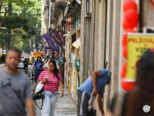 Senado aprova fim da escala 6x1 e amplia a folga semanal