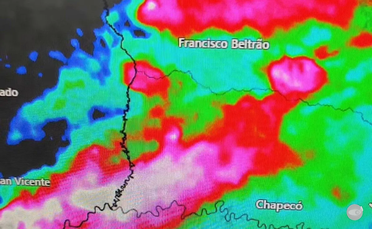 Defesa Civil alerta para chuva intensa no Vale do Itajaí neste sábado