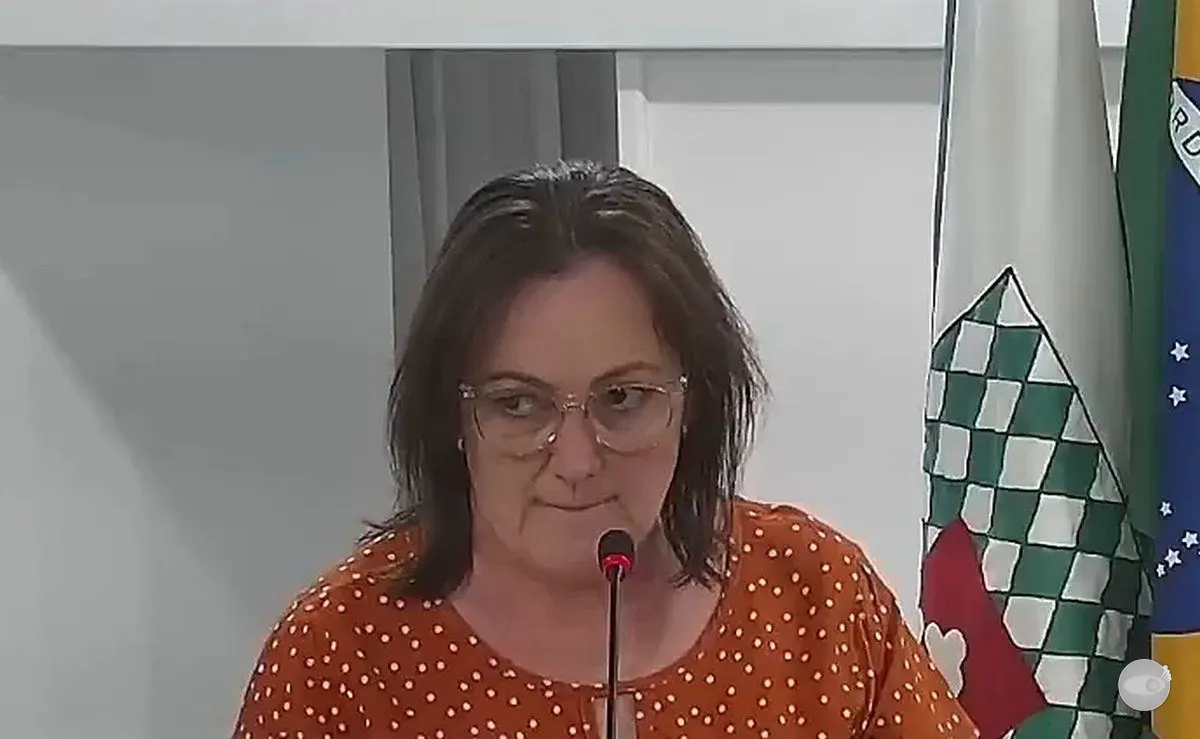 Vereadora de Rodeio usa termo associado a racismo e é corrigida