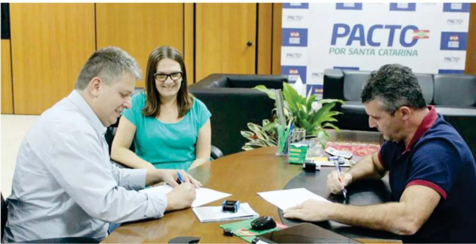 Governo firma convênio de R$600 mil para transporte escolar do ensino médio