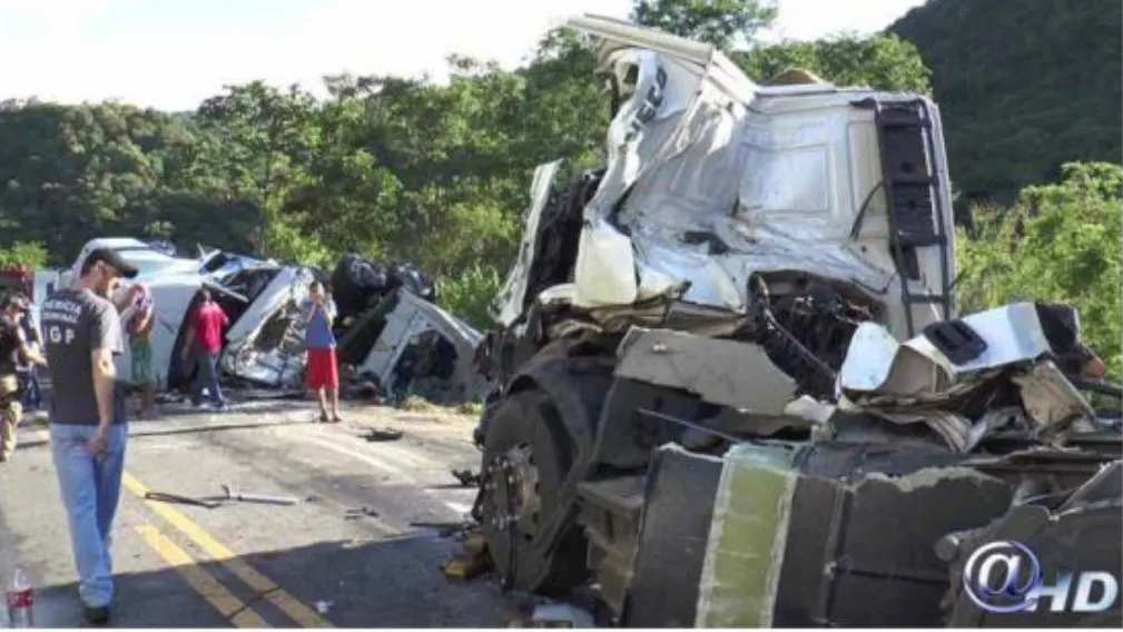 Duas pessoas morrem em acidente na BR-470