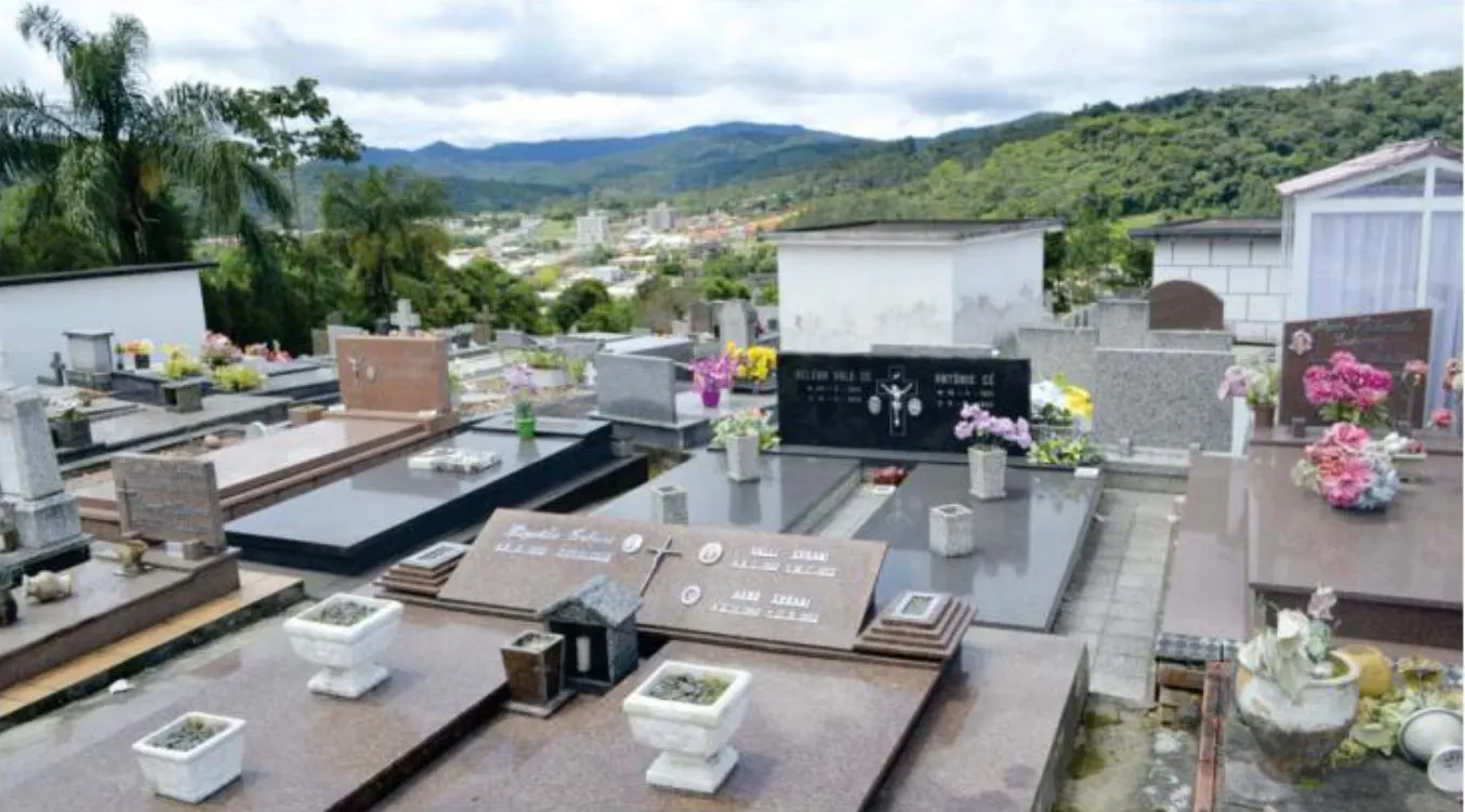 Cemitérios recebem cuidados