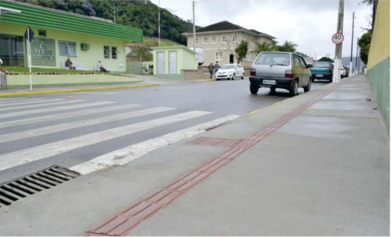 Calçada para Todos começa no centro de Apiúna