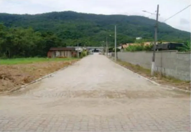 Mais de 80 mil metros quadrados de ruas pavimentadas com lajotas