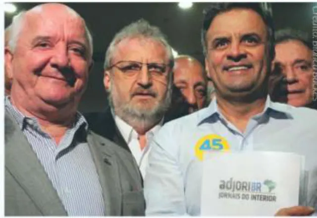 Adjori entrega manifesto do Pacto Federativo a Aécio Neves
