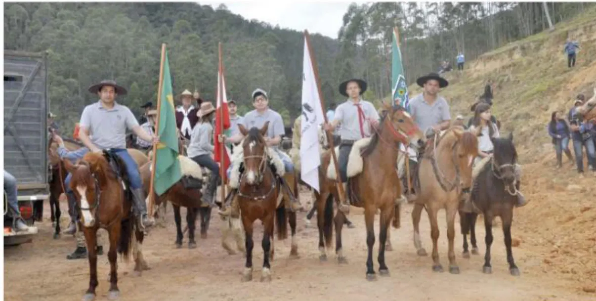 Cavalgada e encontro de gaiteiros e violeiros animam interior de Apiúna
