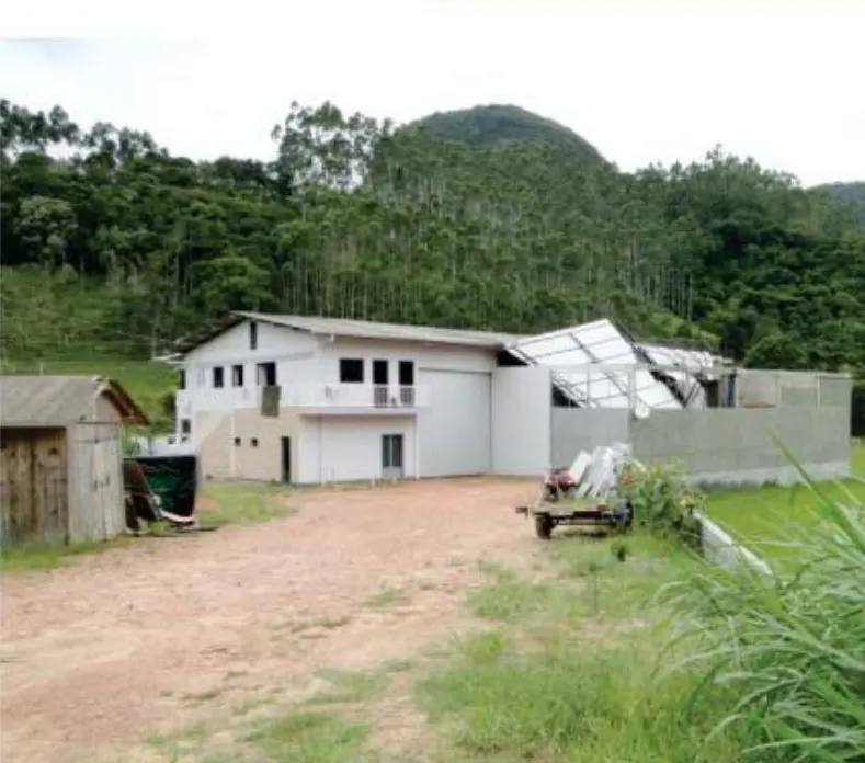 Vendaval causa destruição em Apiúna