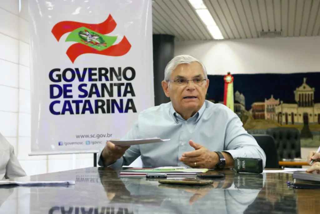 Eduardo Pinho Moreira afirma que déficit do Estado não chegará à metade do previsto