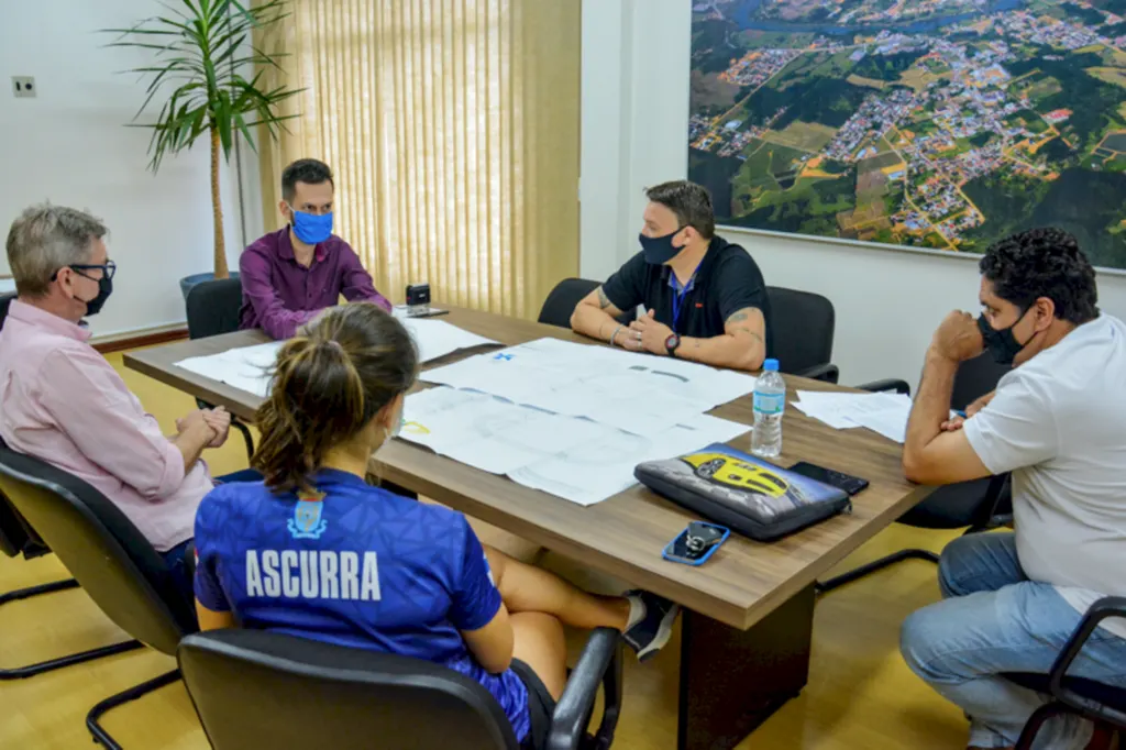 Obras da pista de atletismo de Ascurra é suspensa