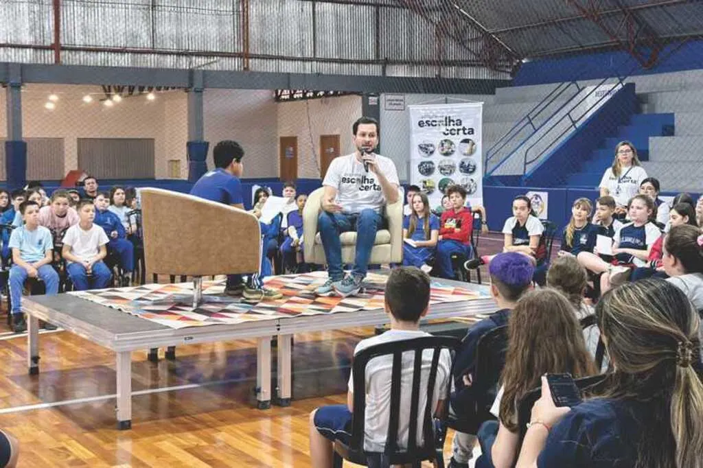 Escolha Certa forma estudantes conscientes, responsáveis e preparados para o futuro