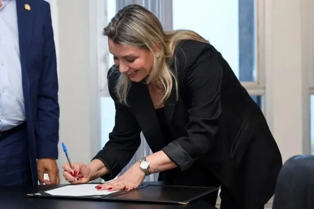 Kênia Scarduelli é nomeada secretária adjunta da Educação em SC
