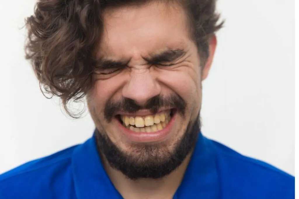 Café faz mal para os dentes? Entenda por que a bebida pode manchar o sorriso