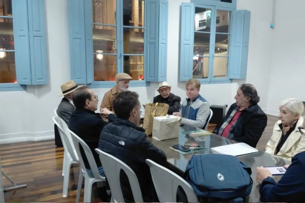 Thalita Rebouças atrai público e celebra leitura no 8º Festival Literário de Itajaí