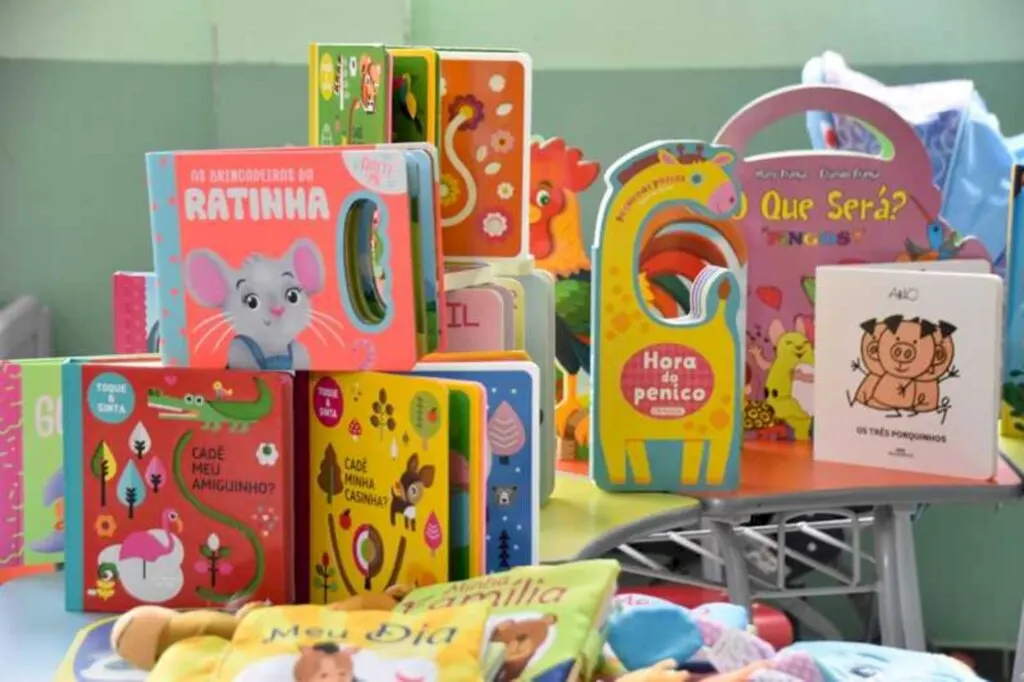 Secretaria de Educação distribui 680 livros