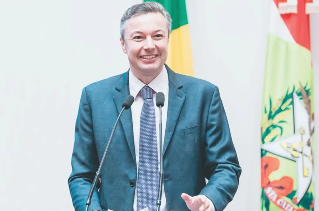 Napoleão Bernardes comemora os avanços em quatro meses de mandato na Assembleia Legislativa