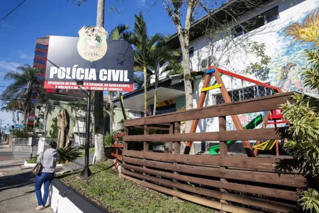 Polícia Civil deve instalar 12 novas delegacias da mulher em Santa Catarina