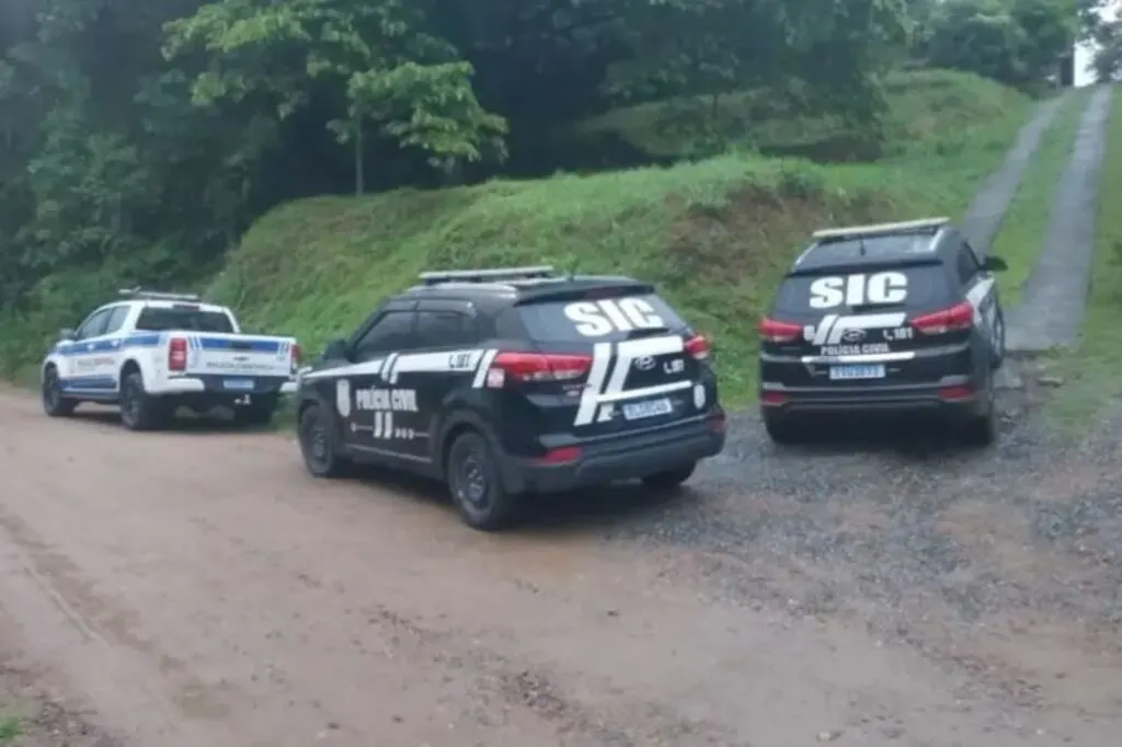 Homem é preso por armazenar material de pornografia infantil em Timbó