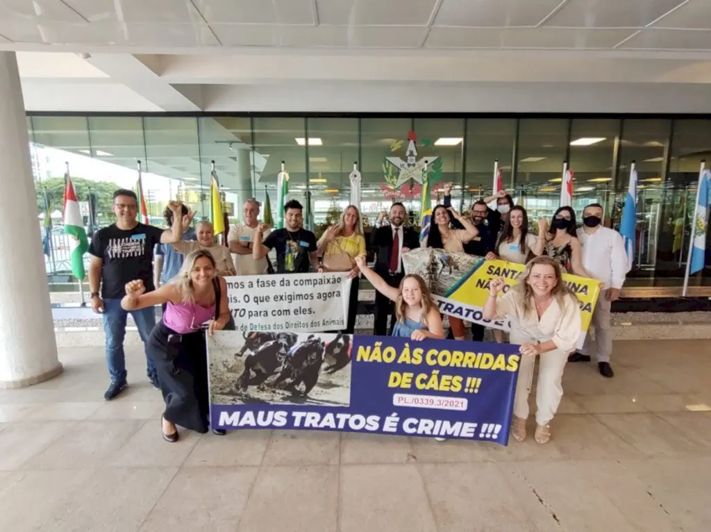 Fim das corridas de cães em SC é comemorada por protetores